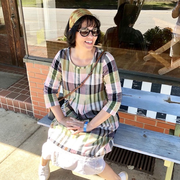 Meet your Posher, Artsy - Picture 2 of 2